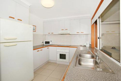 2 Eastern Court Mount Coolum 400 DOLLAR BOND Pet Friendly LINEN INCLUDED - Accommodation Perth 5