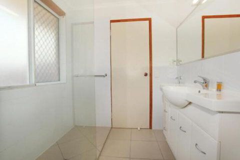 2 Eastern Court Mount Coolum 400 DOLLAR BOND Pet Friendly LINEN INCLUDED - Accommodation Perth 0