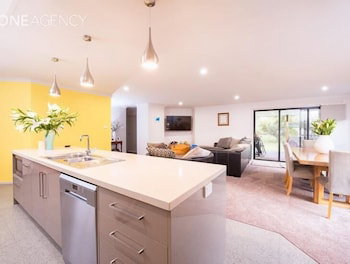 Euphoria House - Accommodation Perth 0