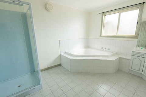 Hilltop Haven - Accommodation Perth 2