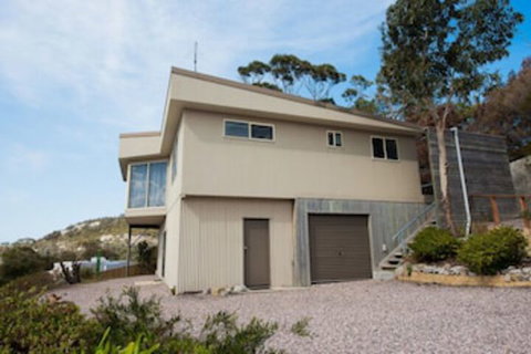 Hilltop Haven - Accommodation Perth 0