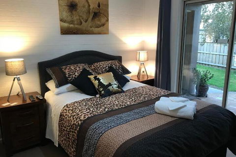 Short Stays Gippsland (Newborough) - Perth Resorts 4