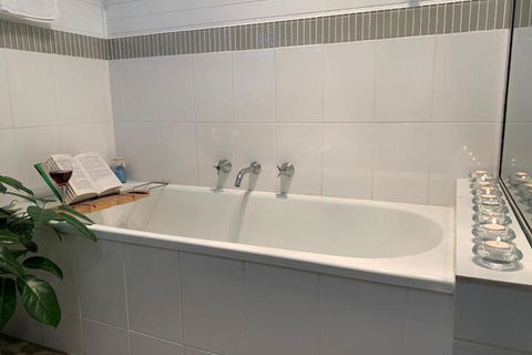 Short Stays Gippsland (Newborough) - Perth Resorts 5