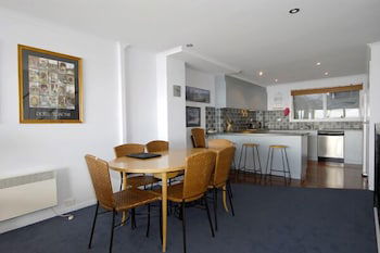 Razorback 6 - Accommodation Perth 1