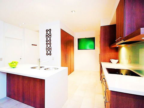 Temple 121 Palm Cove With Courtyard - Accommodation Perth 4