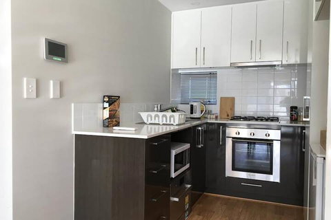 Apartment In Queens Park - Accommodation Perth 6