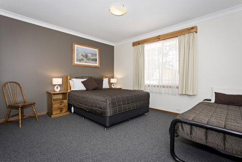 Colonial Motel And Serviced Apartments - Accommodation Perth 2