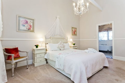 Oak Tree Cottage - Mundaring - Accommodation Perth 6