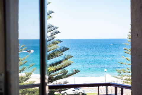 Mad Monkey Coogee Beach Hostel - Perth Resorts 2
