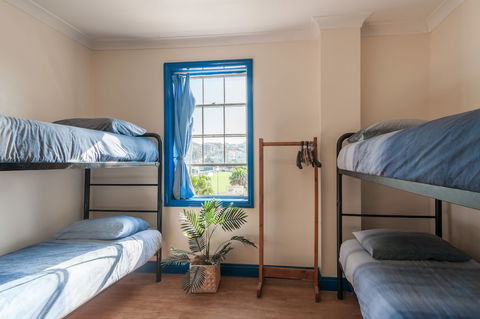 Mad Monkey Coogee Beach Hostel - Perth Resorts 3