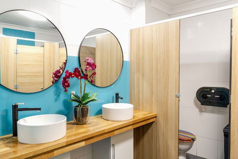 Mad Monkey Coogee Beach Hostel - Perth Resorts 6