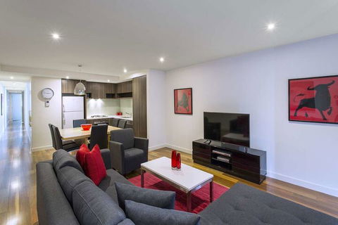 Bold & Beautiful In Brighton - Accommodation Perth 2