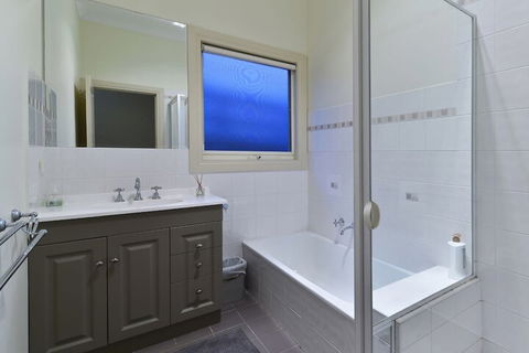 Balwyn Houses - Accommodation Perth 5