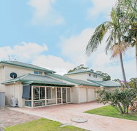 Occy's at Fingal Bay - Accommodation Perth