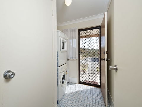 The Breakers 16 Government Road - Accommodation Perth 0
