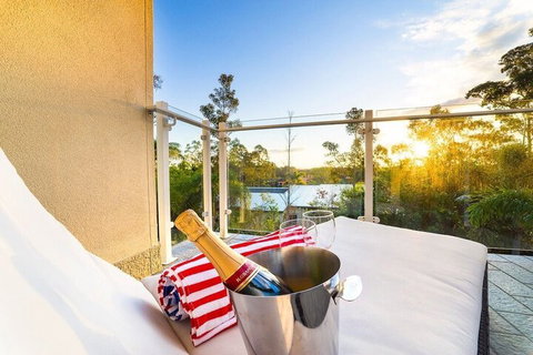 Bayhill Manor In Sanctuary Cove - Accommodation Perth 6