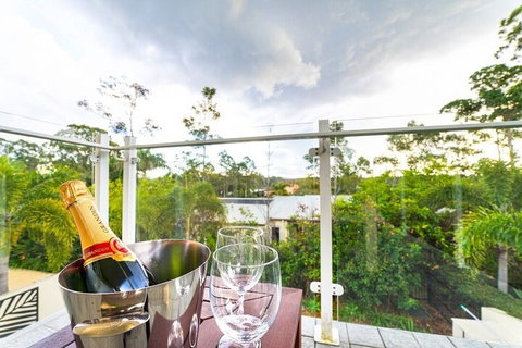 Bayhill Manor In Sanctuary Cove - Accommodation Perth 7