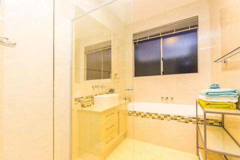 Quayside - Accommodation Perth 5
