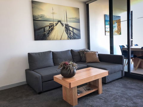 Melbourne River Views - Perth Resorts 6