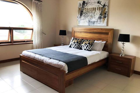 Adelaide Holiday Home - Perth Resorts 2