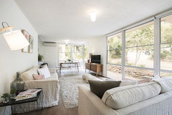 Twiggy At Anglesea - Perth Resorts 1