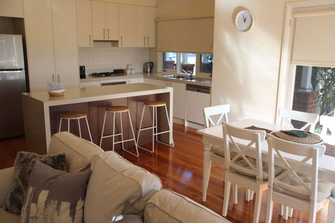 Healesville House - Fig Tree House - Accommodation Perth 5