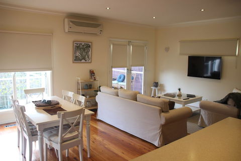 Healesville House - Fig Tree House - Accommodation Perth 6