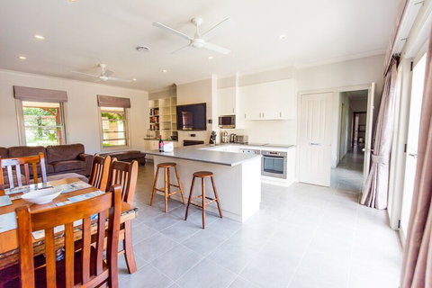 BEL MIREN DUSTY MILLER - Accommodation Perth 2