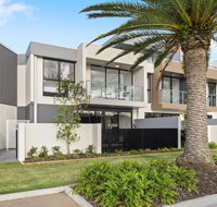 The Peninsula at Hope Island - Accommodation Perth