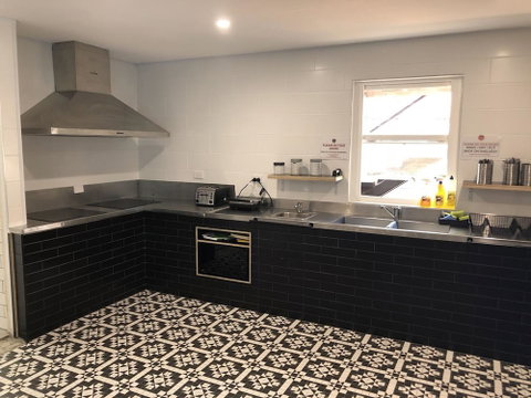 Down Under Hostels By The Beach - Accommodation Perth 4