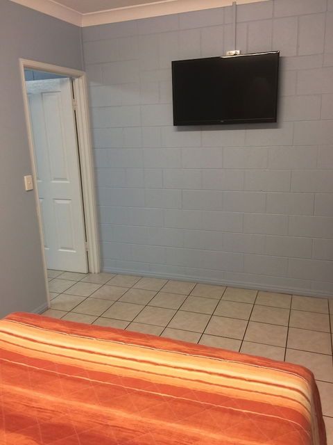 Westside Tavern And Motel - Accommodation Perth 1