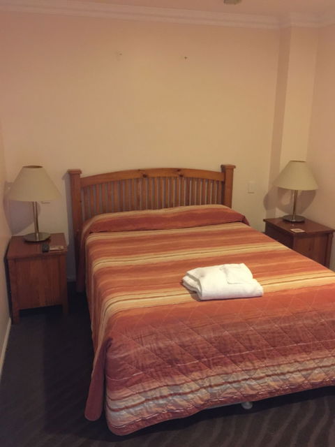 Westside Tavern And Motel - Accommodation Perth 2