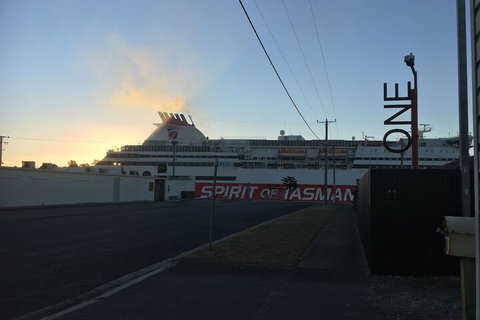 3ree Spacious & Charming Apartment - Accommodation Perth 5