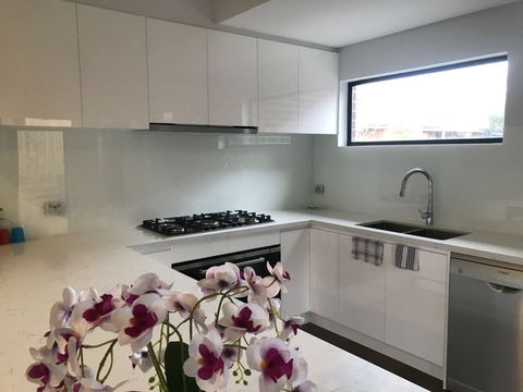 Glen Manor 1 - Perth Resorts 3