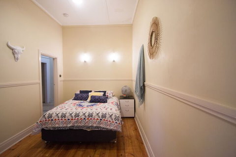 Charleston House - Mathoura - Perth Resorts 4