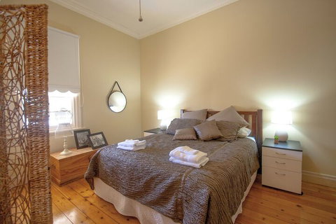 Charleston House - Mathoura - Perth Resorts 5