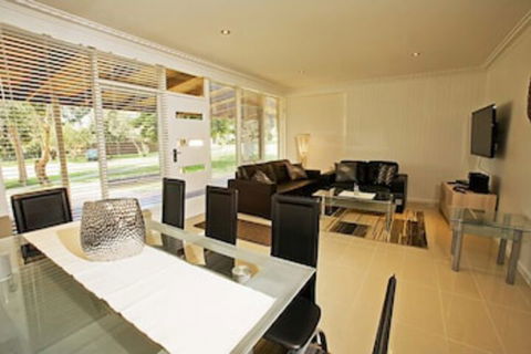Beach House Units - 1 - Accommodation Perth 0