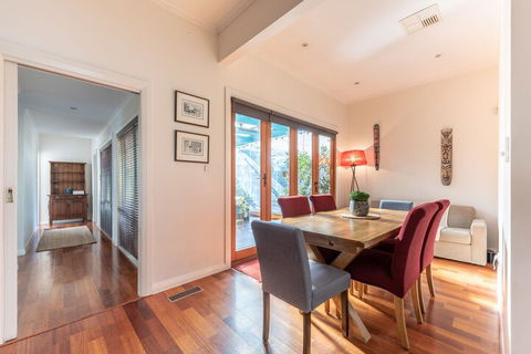 Gorgeous Family Retreat Next To The CBD - Accommodation Perth 3