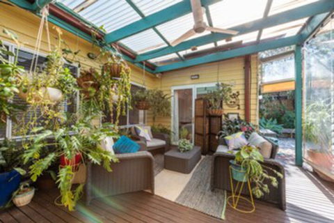 Gorgeous Family Retreat Next To The CBD - Accommodation Perth 0