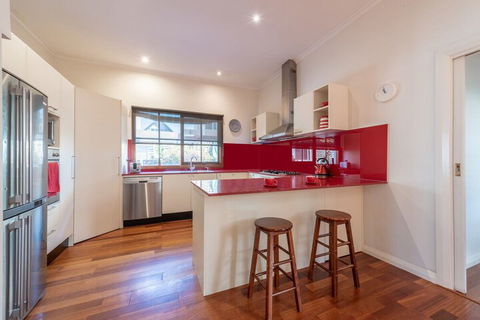 Gorgeous Family Retreat Next To The CBD - Accommodation Perth 2