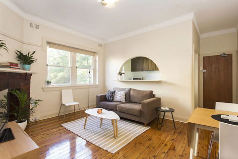 Bright Beachside Curlewis Apartment - Accommodation Perth 3