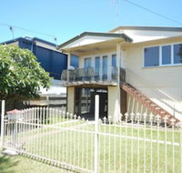 Spacious 2-Storey Home By The Bay Sleeps 12 - Accommodation Perth