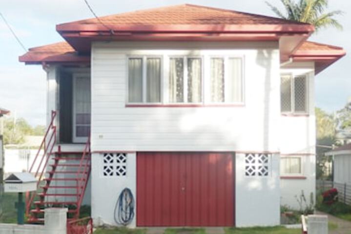 Lota QLD Accommodation Perth