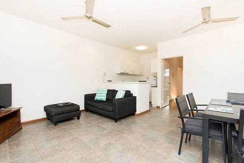 Cable Beach Apartments - Accommodation Perth 3