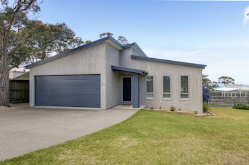Pelican House - Accommodation Perth 0