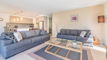 Birch Holiday House - Accommodation Perth 0