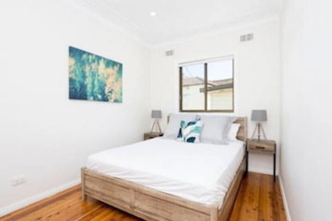 EJ Homes At The Entrance - Accommodation Perth 1