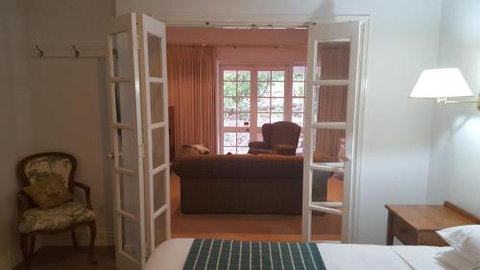 Two Sisters Chalets - Accommodation Perth 5