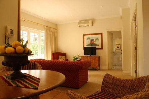 Two Sisters Chalets - Accommodation Perth 6