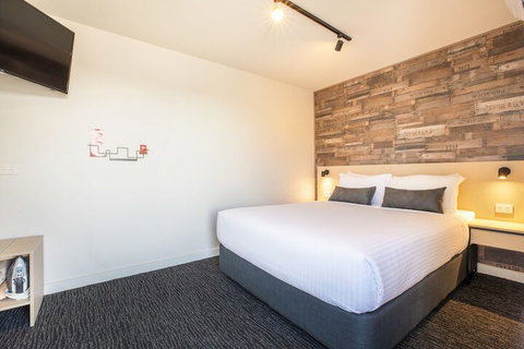 Nightcap At Westside Hotel - Accommodation Perth 2